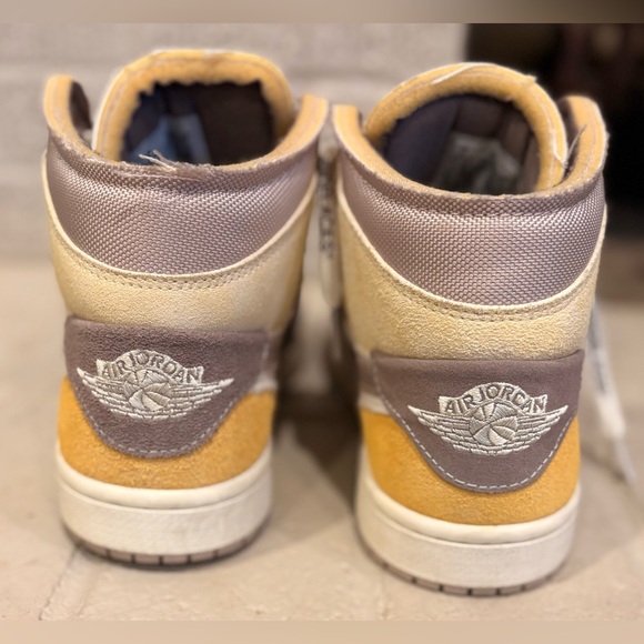 Air Jordan 1 Mid SE Craft “Taupe Haze” US 8 w/ OG Box- Authentic! - Picture 5 of 12